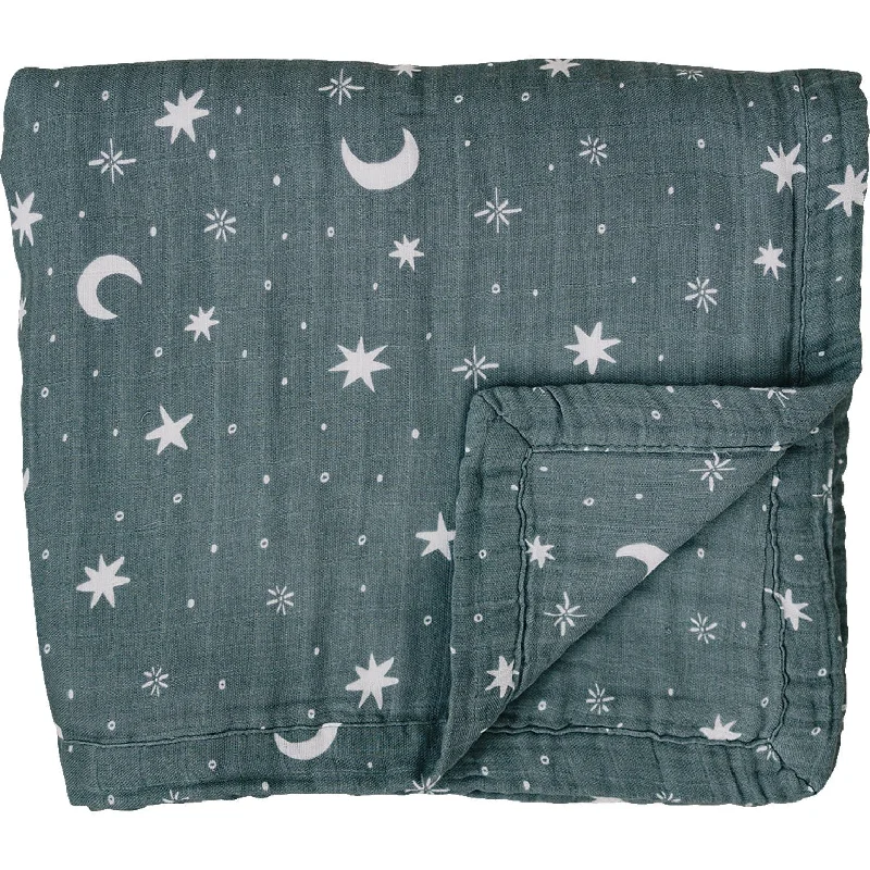 Celebrate the Weekend with Discounts Night Sky Muslin Quilt