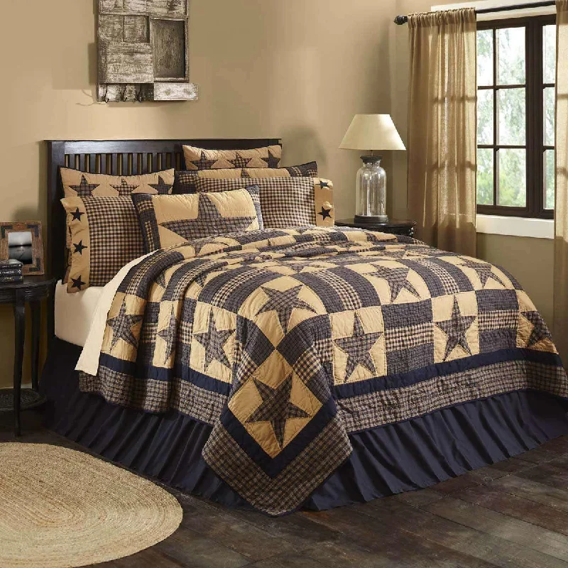 Teton Star Luxury King Quilt 120Wx105L VHC Brands